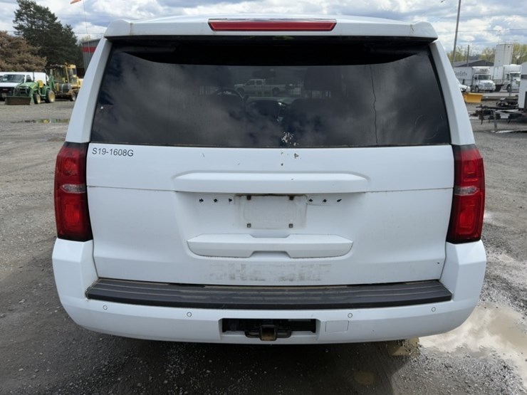 2016-chevrolet-tahoe-image-5