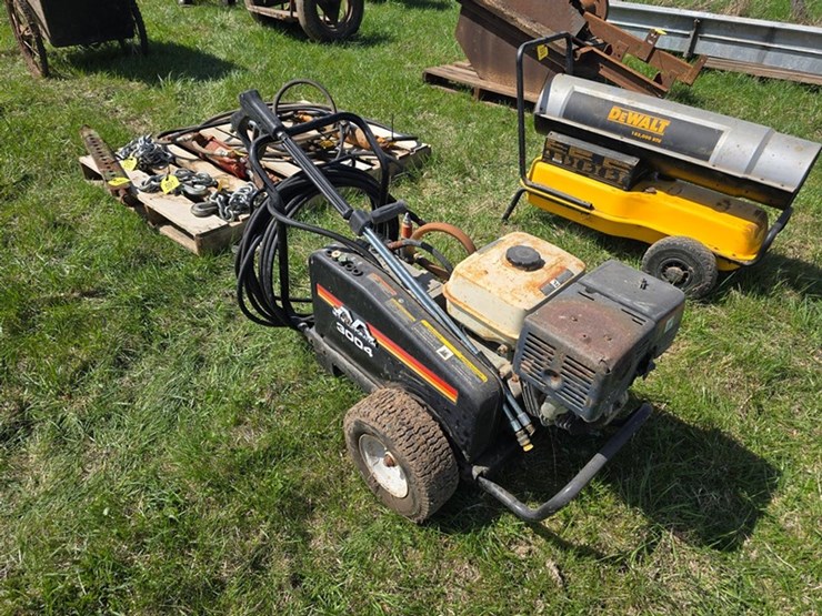 #584-•-mi-t-m-3004-portable-pressure-washer-image-1