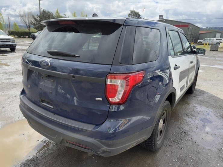 2018-ford-explorer-image-4