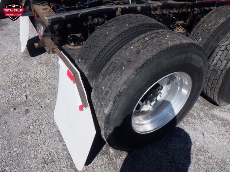 2021-freightliner-cascadia-116-image-6