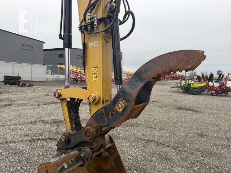 2022-caterpillar-310-image-12