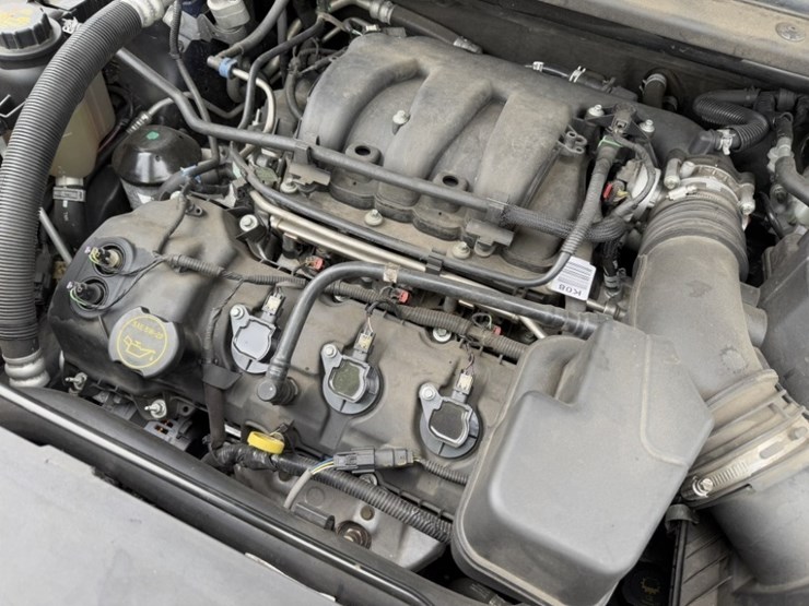 2017-ford-explorer-image-12