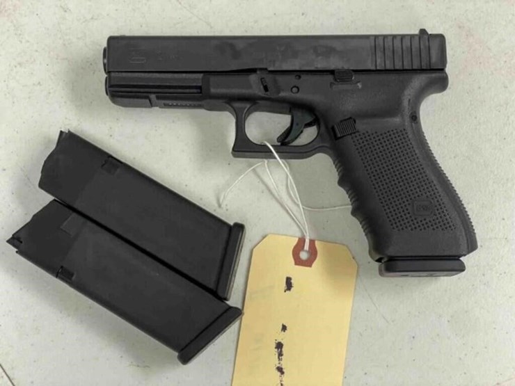 glock-pistol-image-1