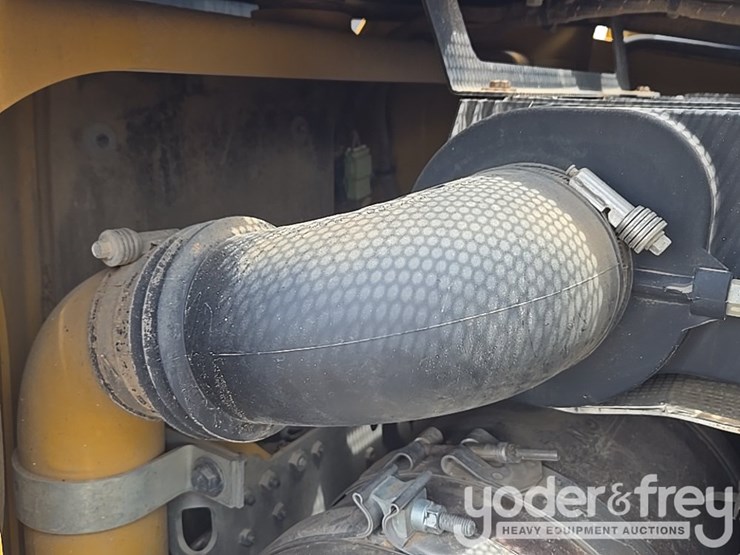 2019-caterpillar-d6-lgp-image-64