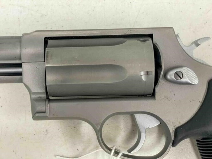 taurus-revolver-image-9