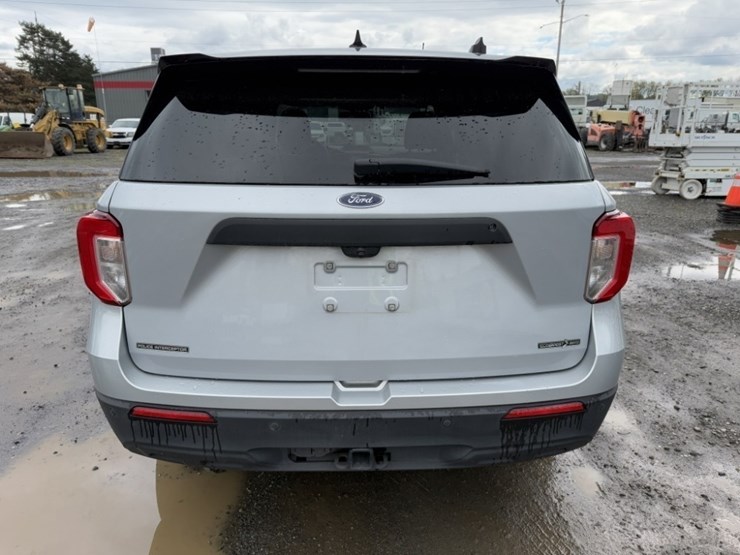 2020-ford-explorer-image-5