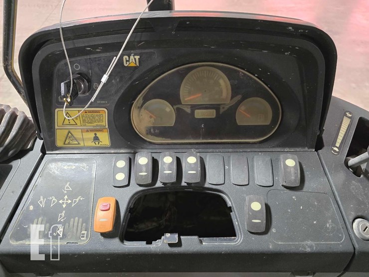 2012-caterpillar-420e-image-26