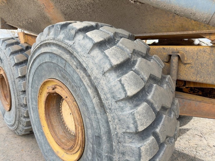 2003-volvo-a40d-image-9