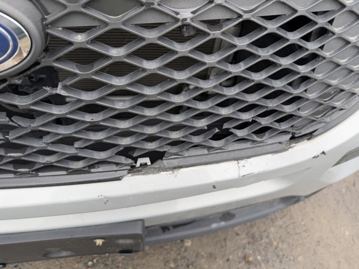 2020-ford-explorer-image-15