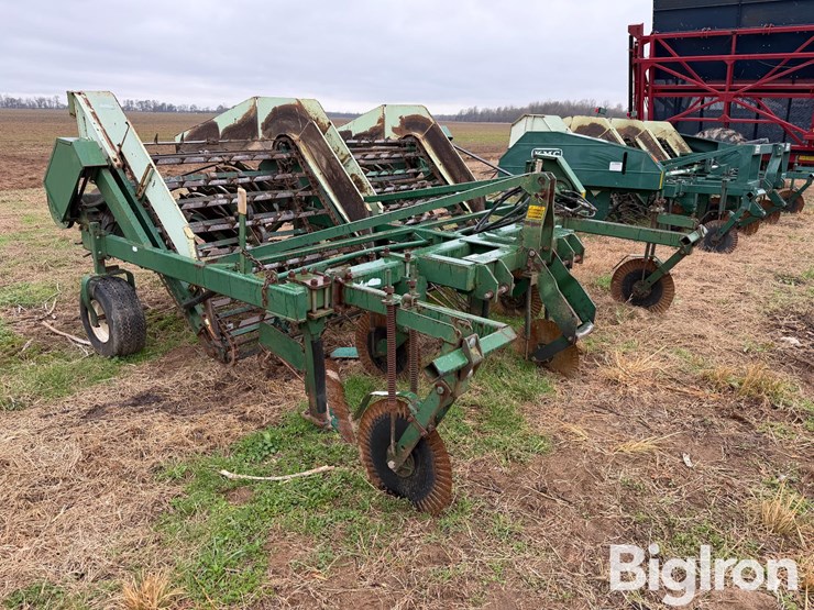 2001-kmc-4-30-peanut-digger-image-3