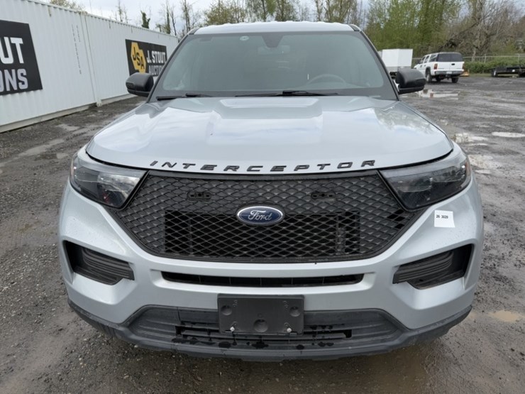 2020-ford-explorer-image-8