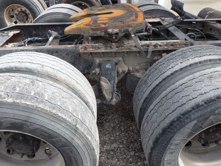 2017-freightliner-cascadia-125-image-6