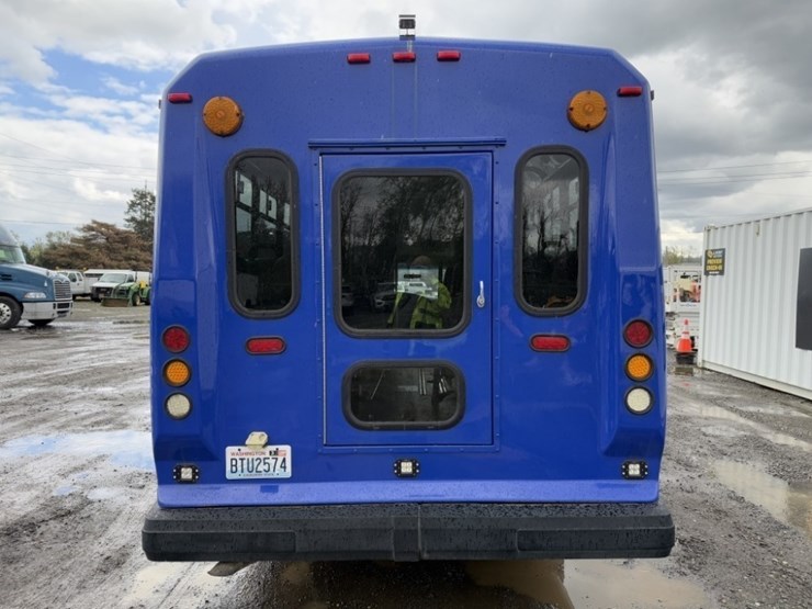 2008-ford-e450-image-5