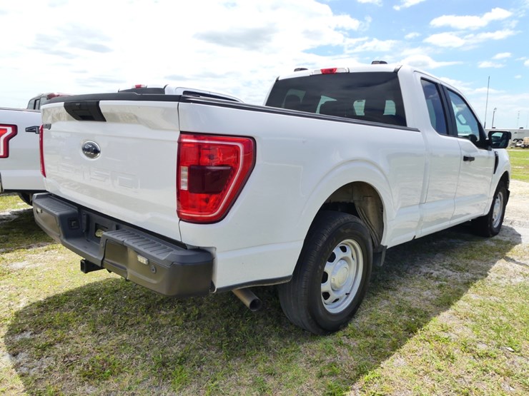 2021-ford-f150-xl-image-3