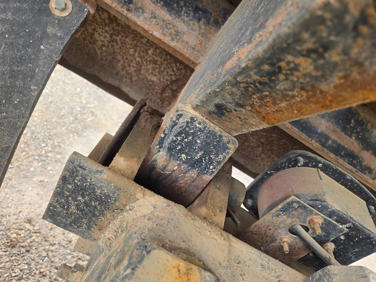 1996-mack-rd690s-image-32