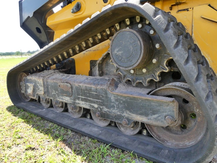 2017-deere-333g-image-5