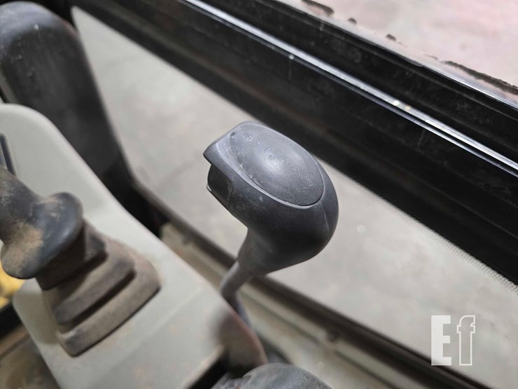 2008-caterpillar-301.8c-image-23