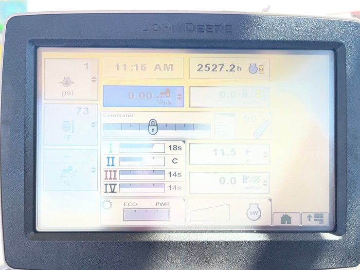 2013-john-deere-7215r-image-25