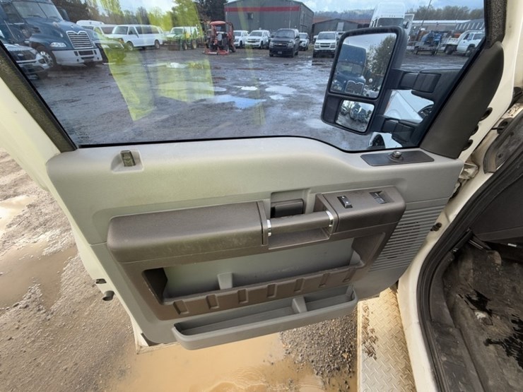 2016-ford-f350-image-25