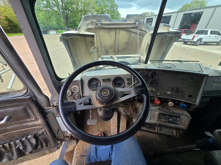 2001-mack-rd690s-image-78