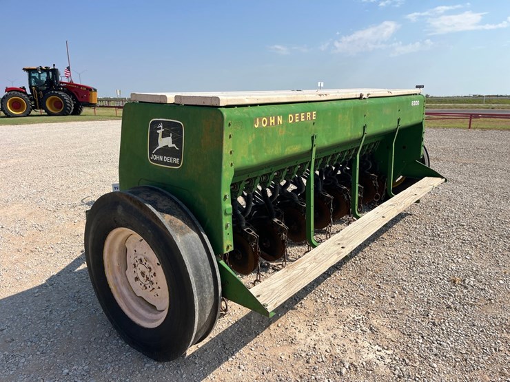 john-deere-8300-image-11