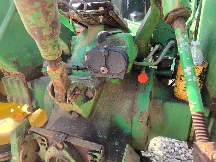 john-deere-2155-image-31