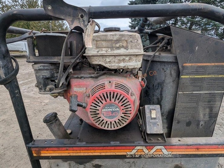 mi-t-m-3504-hot-pressure-washer-image-3