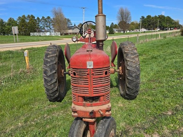#581-•-farmall-h-tractor-image-11