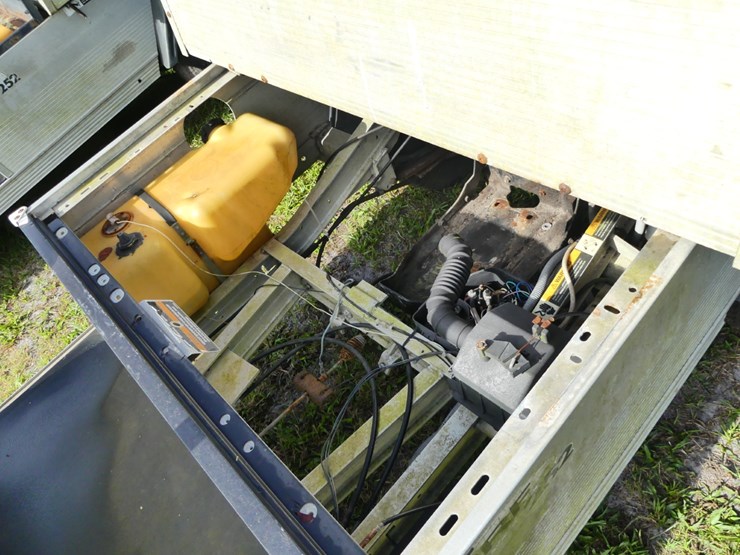 club-car-carryall-252-image-9