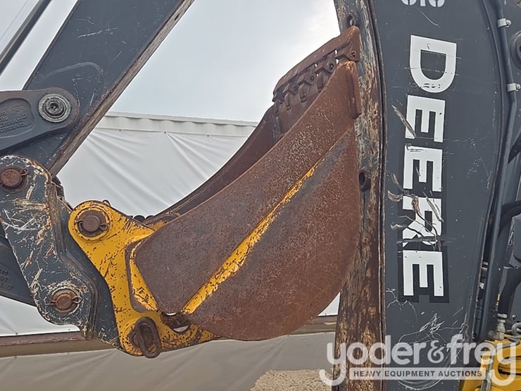 2018-deere-310l-image-26