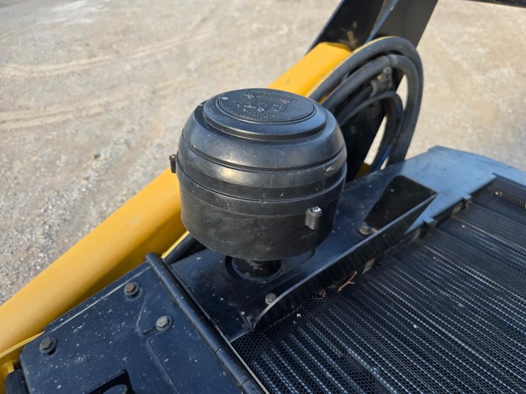 2023-caterpillar-299d3-xe-image-53