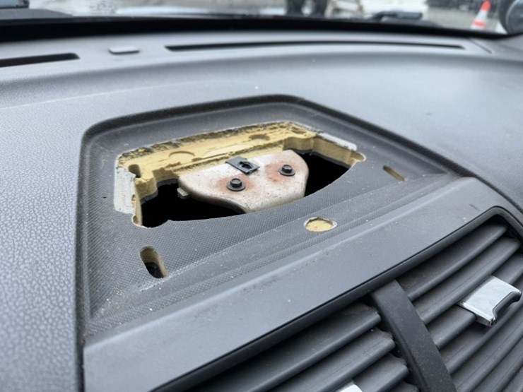 2017-ford-explorer-image-33