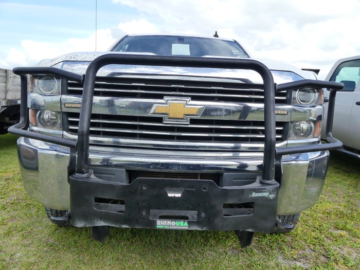 2018-chevrolet-2500hd-image-2