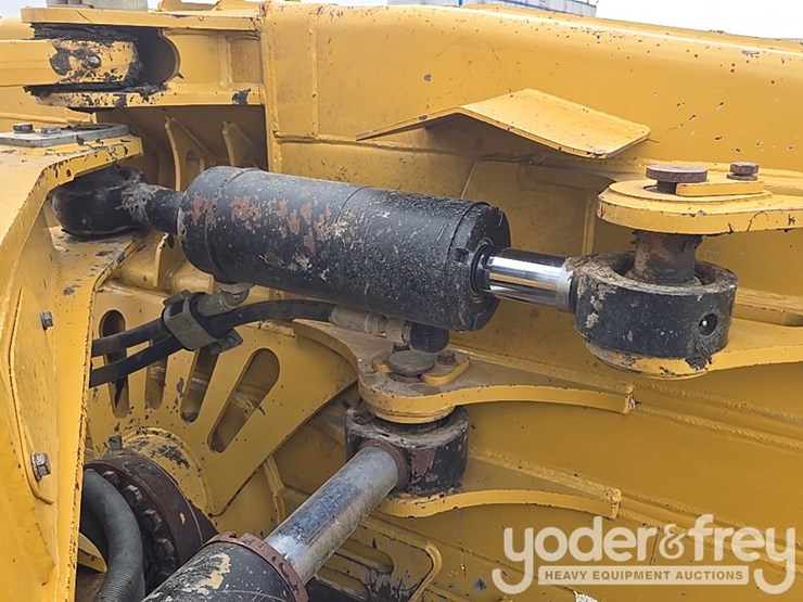2019-caterpillar-d6-lgp-image-33