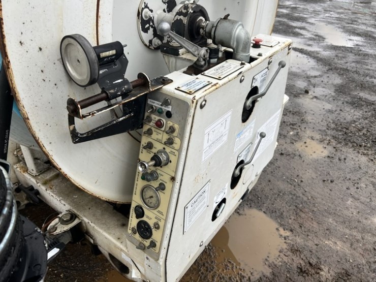 2011-freightliner-vac-con-t/a-vacuum-truck-image-9