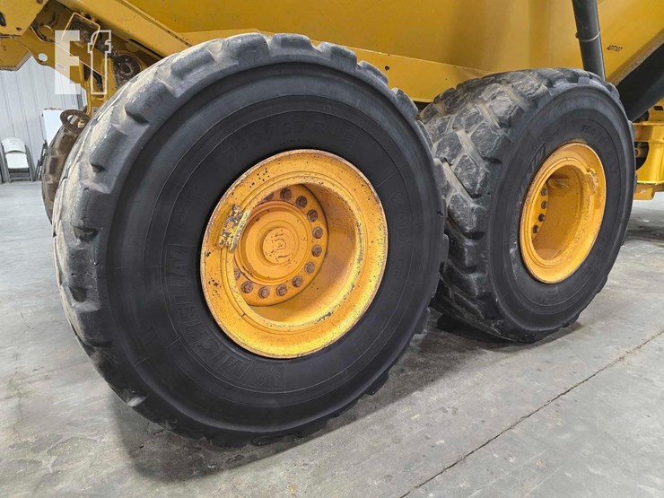 2021-deere-260e-image-30