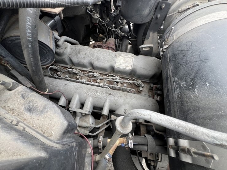 1992-ford-f700-image-11