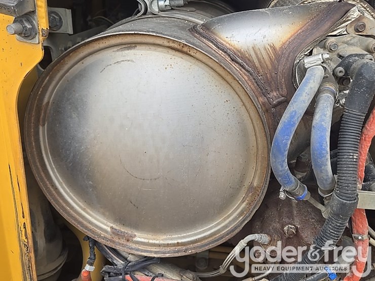 2019-caterpillar-d6-lgp-image-77