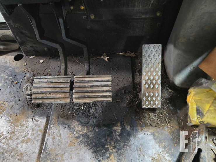 2003-caterpillar-420d-it-image-21