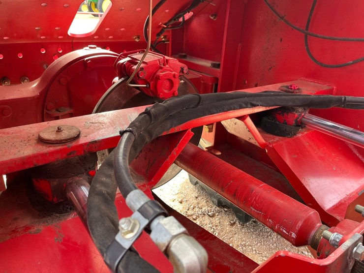 2009-versatile-435-image-14