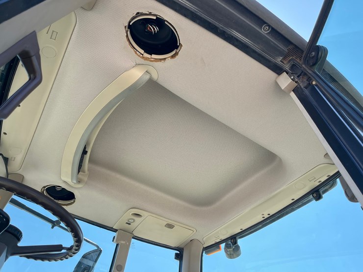 2004-john-deere-7420-image-16