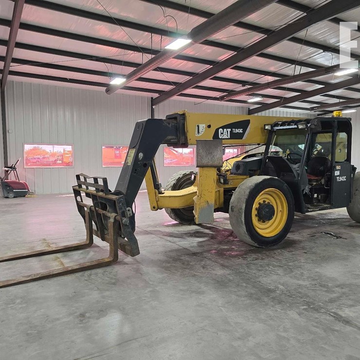 2013 CATERPILLAR TL943C