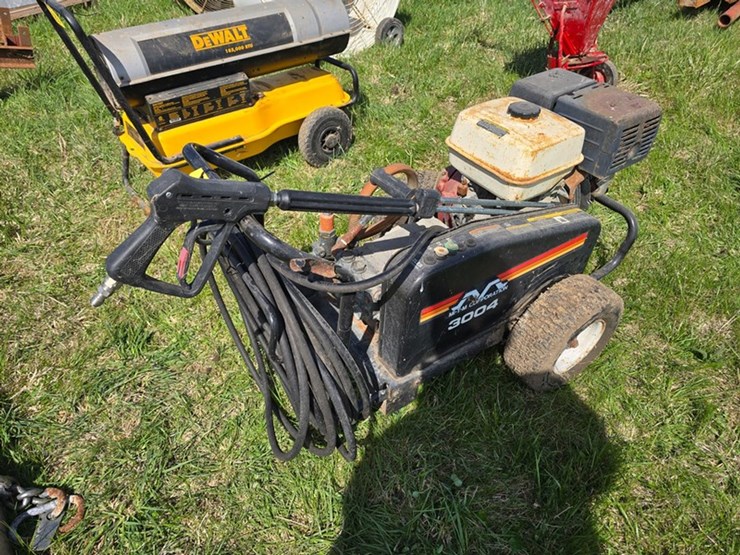 #584-•-mi-t-m-3004-portable-pressure-washer-image-7