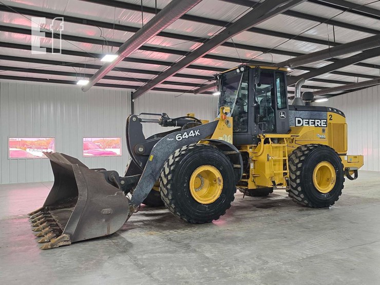 2017-deere-644k-image-1