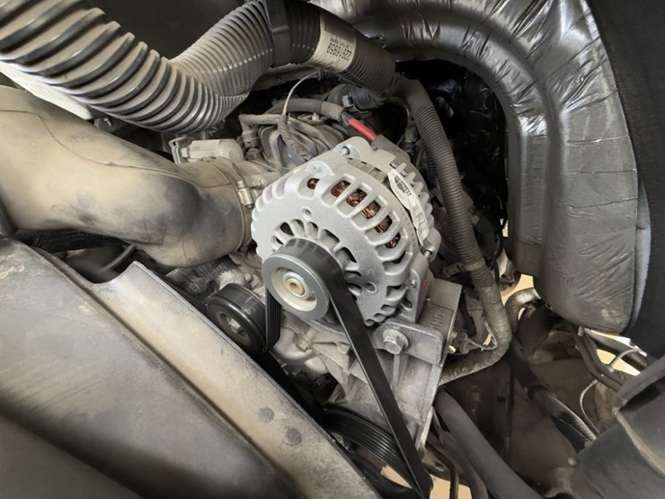 2017-chevrolet-express-3500-image-11