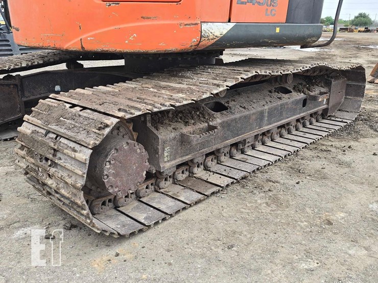 2014-hitachi-zx245us-lc-5n-image-34