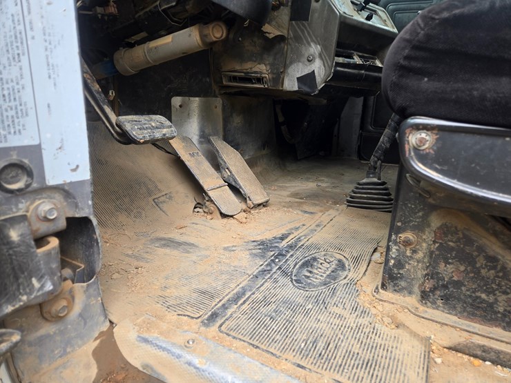 2001-mack-rd690s-image-68