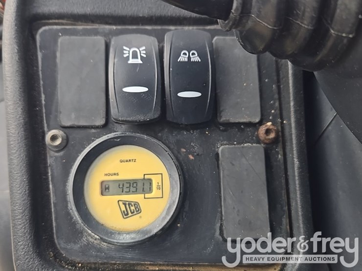 2017-jcb-510-56-image-97