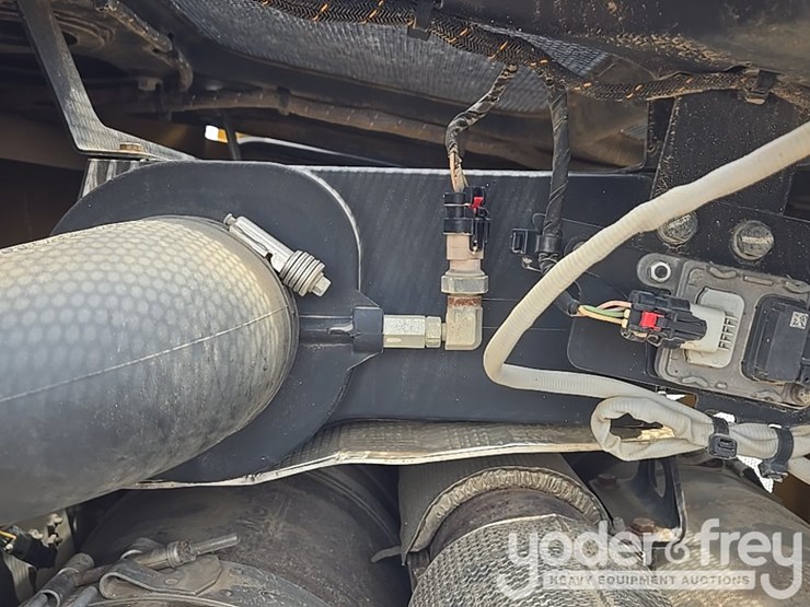 2019-caterpillar-d6-lgp-image-65