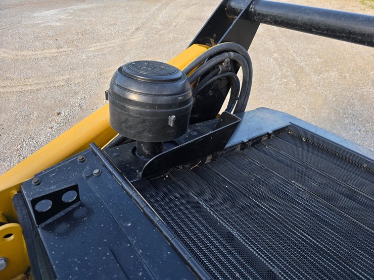 2023-caterpillar-299d3-xe-image-51